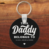 トレンディー素晴らしこのパパは父の日に属している キーホルダー (正面)