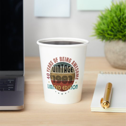 トレンディー素晴らし誕生誕生日贈答年 紙コップ (インサイチュ)