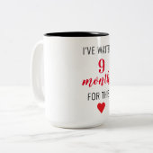 トレンディー赤後妊娠おもしろい引用文 ツートーンマグカップ (正面左)