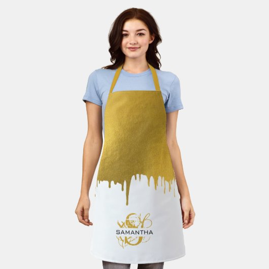 トレンディー金ゴールド金属滴下モノグラム エプロン (着用した状態)