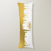 トレンディー金ゴールド金属滴下モノグラム ボディピロー (正面縦)