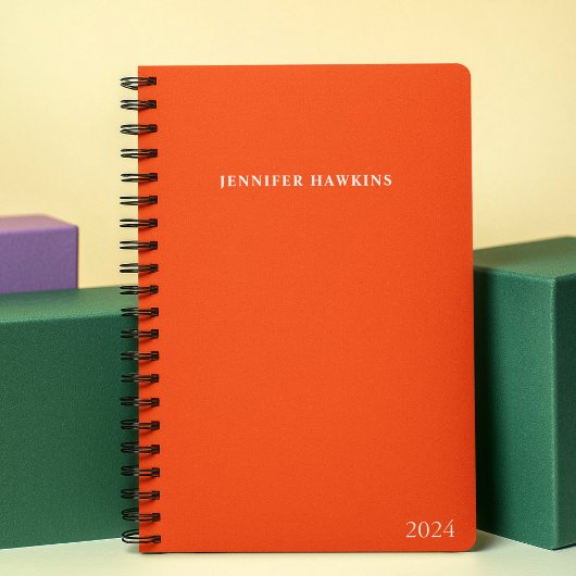 トレンディー鮮やかはっきりしたオレンジウィークリーモノグラム2024 プランナー手帳