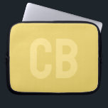 トレンドカラーソフトイエローラップトップスリーブ ラップトップスリーブ<br><div class="desc">トレンディー春の色の紹介：ソフトイエロー。ミニマモダンリストのスタイリッシュラップトップスリーブでカスタマイズ可能なモノグラムとフォント。カラーシンプルのデザインとクリーンな無地のクラシックは時代を超越した魅力。当社の春トレンドカラーを同じ色でより多くの製品を探索するか、お客様の個人のスタイルに合スタイリッシュわせて他の色合いを発見する。</div>