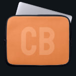 トレンドカラーフレッシュタンジェリンラップトップスリーブ ラップトップスリーブ<br><div class="desc">トレンディー春の色を紹介：フレッシュタンジェリン。ミニマモダンリスト軽スタイリッシュオレンジ色のフォントでカスタマイズ可能なモノグラムとラップトップスリーブ。カラーシンプルのデザインとクリーンな無地のクラシックは時代を超越した魅力。当社の春トレンドカラーを同じ色でより多くの製品を探索するか、お客様の個人のスタイルに合スタイリッシュわせて他の色合いを発見する。</div>