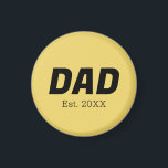 トレンドカラー – ソフトイエローパパマグネット マグネット<br><div class="desc">トレンディー春の色の紹介：ソフトイエロー。カスタマイズ可能なモダン文字、パパ確立日を持つ磁石とThis and Magnet。カラーシンプルのデザインとクリーン無地のなtouchは、時間を超えた魅力を提供し、日常の必需品にカラーの要素を追加するのに最適。同じ色合いでより多くの春のトレンドカラーを探索したり、お客様のスタイルに合わせてスタイリッシュ他のカラフルの色合いを見つけたりする。</div>