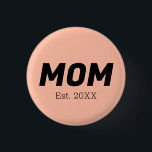 トレンドカラー – ソフトピーチマボタン 缶バッジ<br><div class="desc">トレンディー春の色を紹介：ソフトピーチ。カスタマイズ可能なモダン文字とボタン、momの確立日。そのシンプルデザインと色のクリーン無地のな魅力を提供する。同じ色合いでより多くの春のトレンドカラーを探索したり、お客様のスタイルに合わせてスタイリッシュ他のカラフルの色合いを見つけたりする。</div>