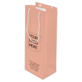 トレンドカラー – ソフトピーチワインロゴ抱き枕 ワインギフトバッグ (正面アングル)