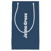 トレンドカラー – 深刻な青の小さな名前抱き枕 スモールペーパーバッグ (正面)