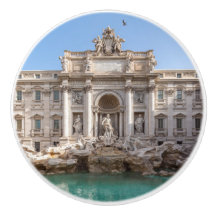 トレヴィ噴水の早朝 – ローマ、イタリア