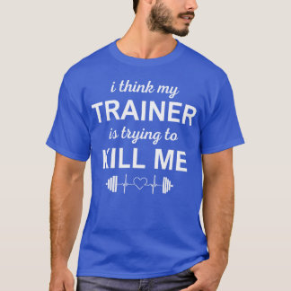 トレーナーが私を殺そうとしているユニークな少年 Tシャツ