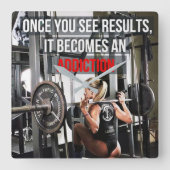 トレーニングやる気を起こさせる スクエア壁時計 (正面)