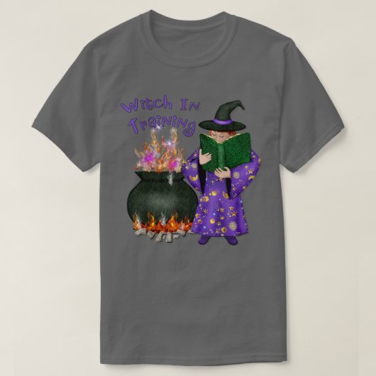 トレーニング中のハロウィーンの魔女 Tシャツ (デザイン正面)