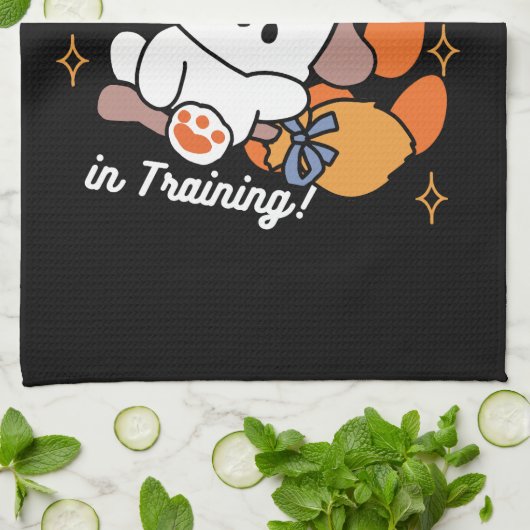 トレーニング中のポーソウルウィッチ – かわいいハロウィーン犬 キッチンタオル (折り畳み)