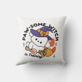 トレーニング中のポーソウルウィッチ – かわいいハロウィーン犬 クッション (裏面)