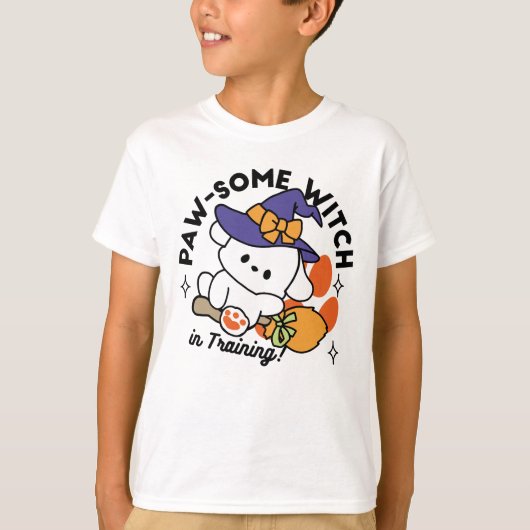 トレーニング中のポーソウルウィッチ – かわいいハロウィーン犬 Tシャツ (正面)