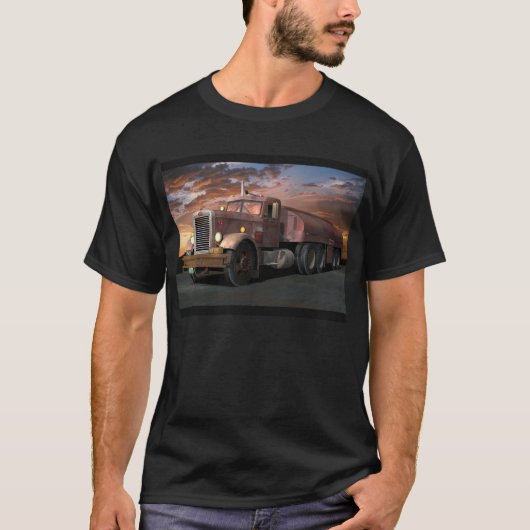 トレーラーのTシャツが付いているPeterbilt "決闘トラック"の Tシャツ (正面)