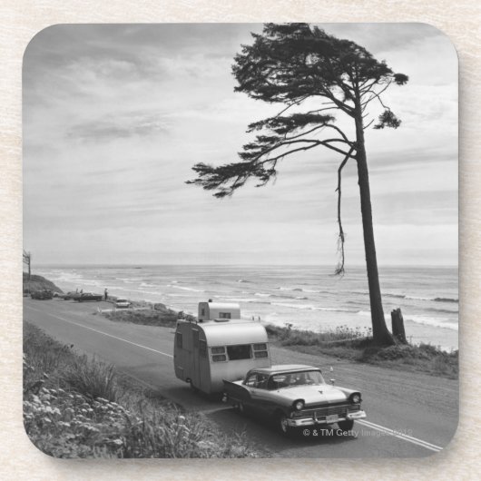 トレーラーを引っ張る車 コースター (正面)