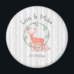 トレ素朴ンディアボホウォーター結婚カラー マグネット<br><div class="desc">デジタル結婚ウオータカラーデザインを持つ記念マグネット。ハバルのリースの中のパステルオレンジのトナカイ葉シルエット。彼の足でキノコや森シダ。背景にグレーと白の樺の木の木のパターン。</div>