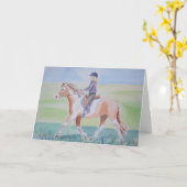 トロッティングポニー小さな女の子 カード (黄色い花)