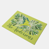 トロピカパーソナライズされたルグリーンパロットライムグリーン ドアマット (アングル)