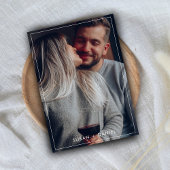 トロピカルな野生のヤシの葉とモダンなウェディングフォト セーブザデート