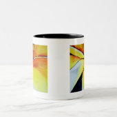 トロピカルイエローフランギパニ花オリジナルアート ツートーンマグカップ (中央)