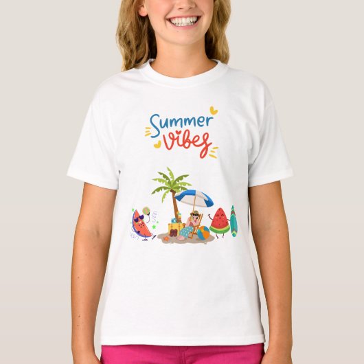 トロピカルキャラの楽しい夏のビーチシーン Tシャツ (正面)