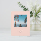 トロピカルクリスマスビーチの写真と文字の挨拶 ポストカード (スタンド正面)