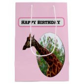 「トロピカルグレース：ハイビスカスのキリンのポップアウトアート ミディアムペーパーバッグ (裏面)