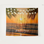 トロピカルサンセットパームビーチウェディングバックドロップ タペストリー (正面(横))