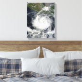 トロピカルストームダービーの衛星ビュー キャンバスプリント (インサイチュ (寝室))