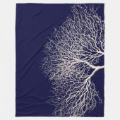 トロピカルツリーコーラルホワイトネービーブルービーチ フリースブランケット (正面)