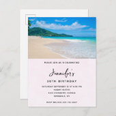 トロピカルデスティネーション風光明媚なビーチ誕生日 インビテーションポストカード (正面/裏面)