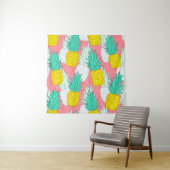 トロピカルパイナップル：赤い漫画シック。 タペストリー (インサイチュ)