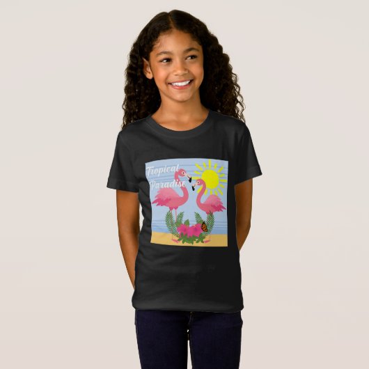 トロピカルパラダイスピンクフラミンゴ – ガールズジェ素晴らしーズ Tシャツ (正面フル)