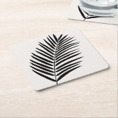 トロピカルパームリーフクリームホワイトとブラック スクエアペーパーコースター (アングル)