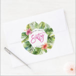 トロピカルパーム離れズ60th birthday party sticker ラウンドシール<br><div class="desc">ジャングルパームの葉のデザインとブラシレタリングと美しい熱帯60th誕生日パーティーステッカー。簡単：個人の要件に合わせて使用可能な文字・フィールドを変更または削除する方法。夏/エキゾチック/ビーチパーティーやシャワーに最適！お店に行き、招待状、出欠、お客様など、当店の商品に合感謝していう商品を見つけよう。</div>