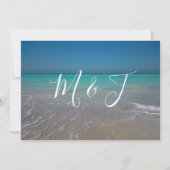 トロピカルビーチシーン 白い砂のウェディング RSVP 招待状 (裏面)