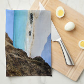 トロピカルビーチ海岸と大きな岩 キッチンタオル (四つ折り)