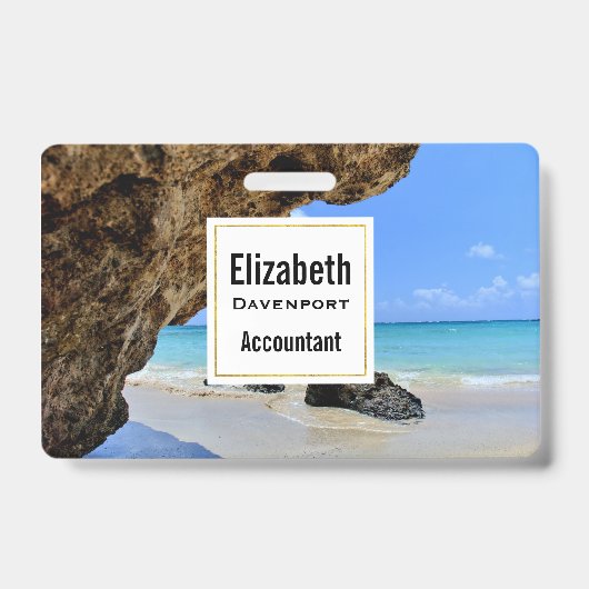 トロピカルビーチ海岸と大きな岩 バッジ (正面)