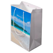 トロピカルビーチ風光明媚な写真誕生日 ミディアムペーパーバッグ (裏面アングル)