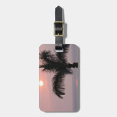 トロピカルピンクの夕日とヤシ ラゲッジタグ (正面縦)