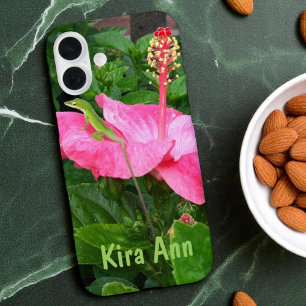 トロピカルピンクハイビスカスの花アノールトカゲの写真 iPhone 16 PLUSケース