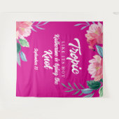 トロピカルホットピンクの花嫁おさらいパーティー タペストリー (正面(横))