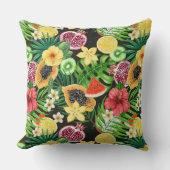 トロピカルミックスフルーツ、花や葉黒の クッション (正面)