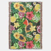 トロピカルミックスフルーツ、花や葉黒の スローブランケット (正面縦)