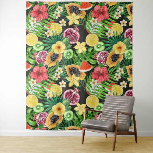 トロピカルミックスフルーツ、花や葉黒の タペストリー (インサイチュ)