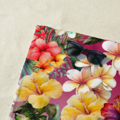 トロピカルレッドホワイトイエローオレンジハイビスカスフローラ ビーチタオル (インサイチュ)