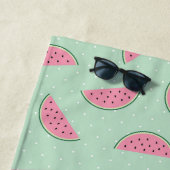 トロピカル・フルーツのペンキの（ばちゃばちゃ）跳ねるパターン ビーチタオル (インサイチュ)