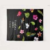 トロピカル ブラック フローラル ピンク フォトブース バックドロップ タペストリー (正面(横))